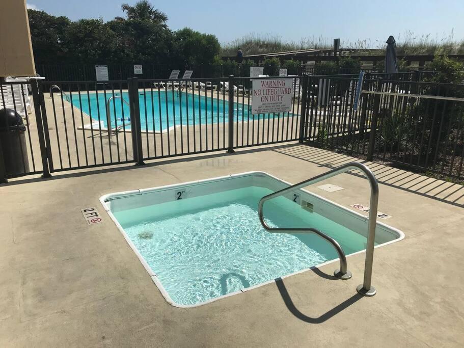 Apartment Oceanfront * Pool * Elevator * Boardwalk