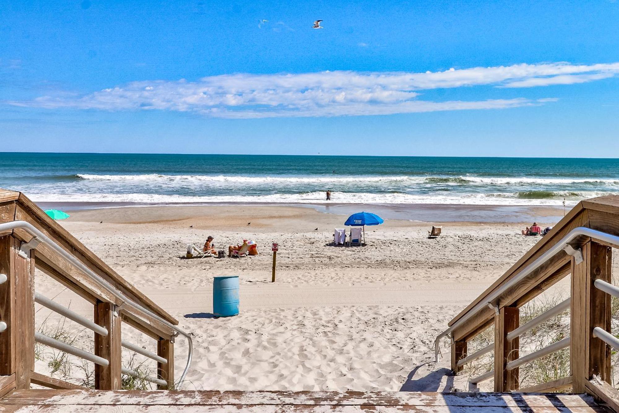 Oceanfront * Pool * Elevator * Boardwalk * Carolina Beach