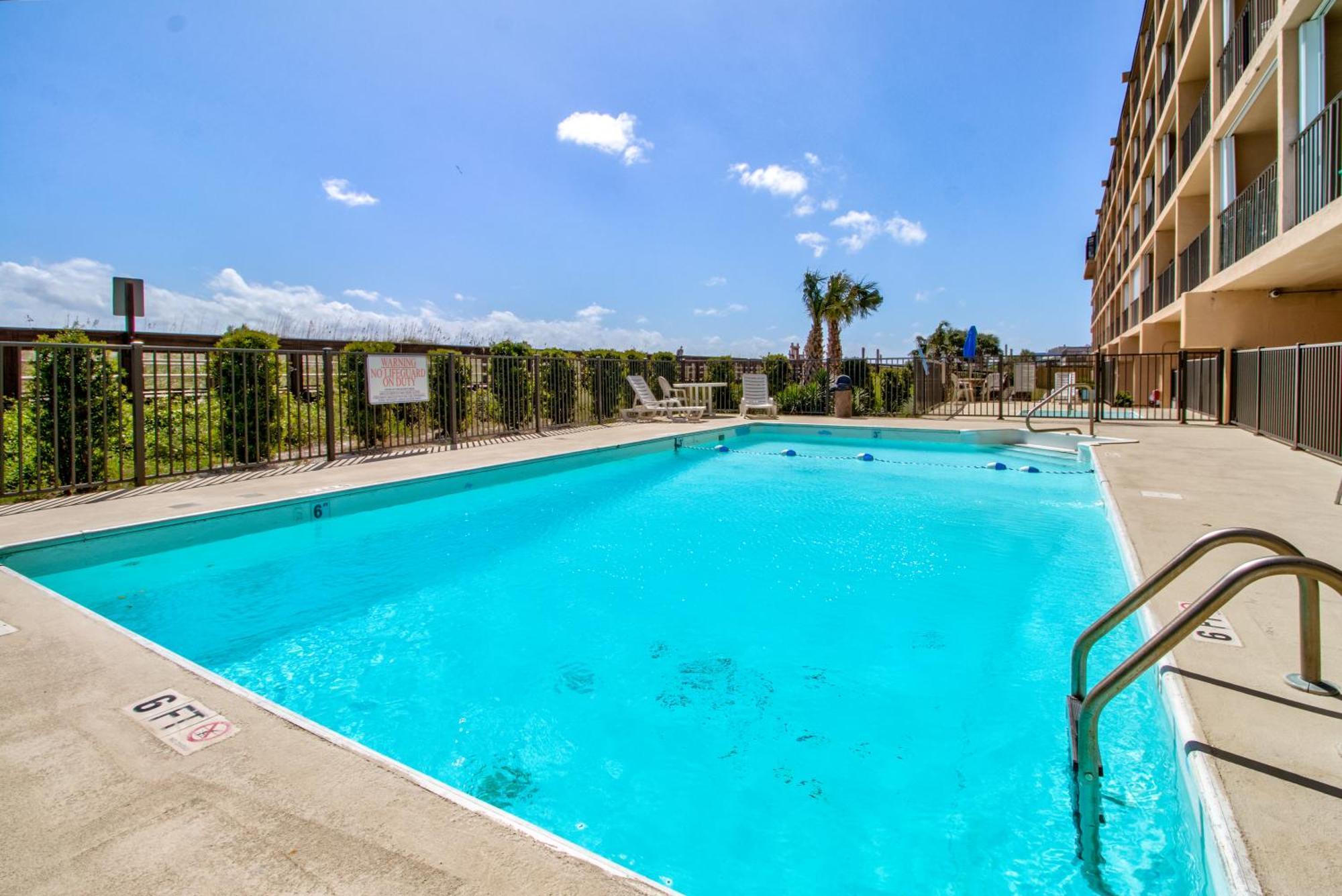 Oceanfront * Pool * Elevator * Boardwalk * Carolina Beach