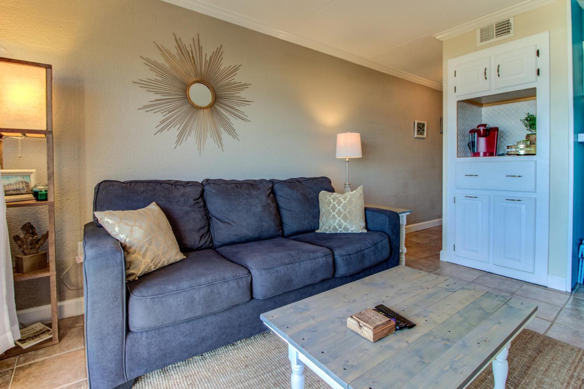 Oceanfront * Pool * Elevator * Boardwalk Apartment