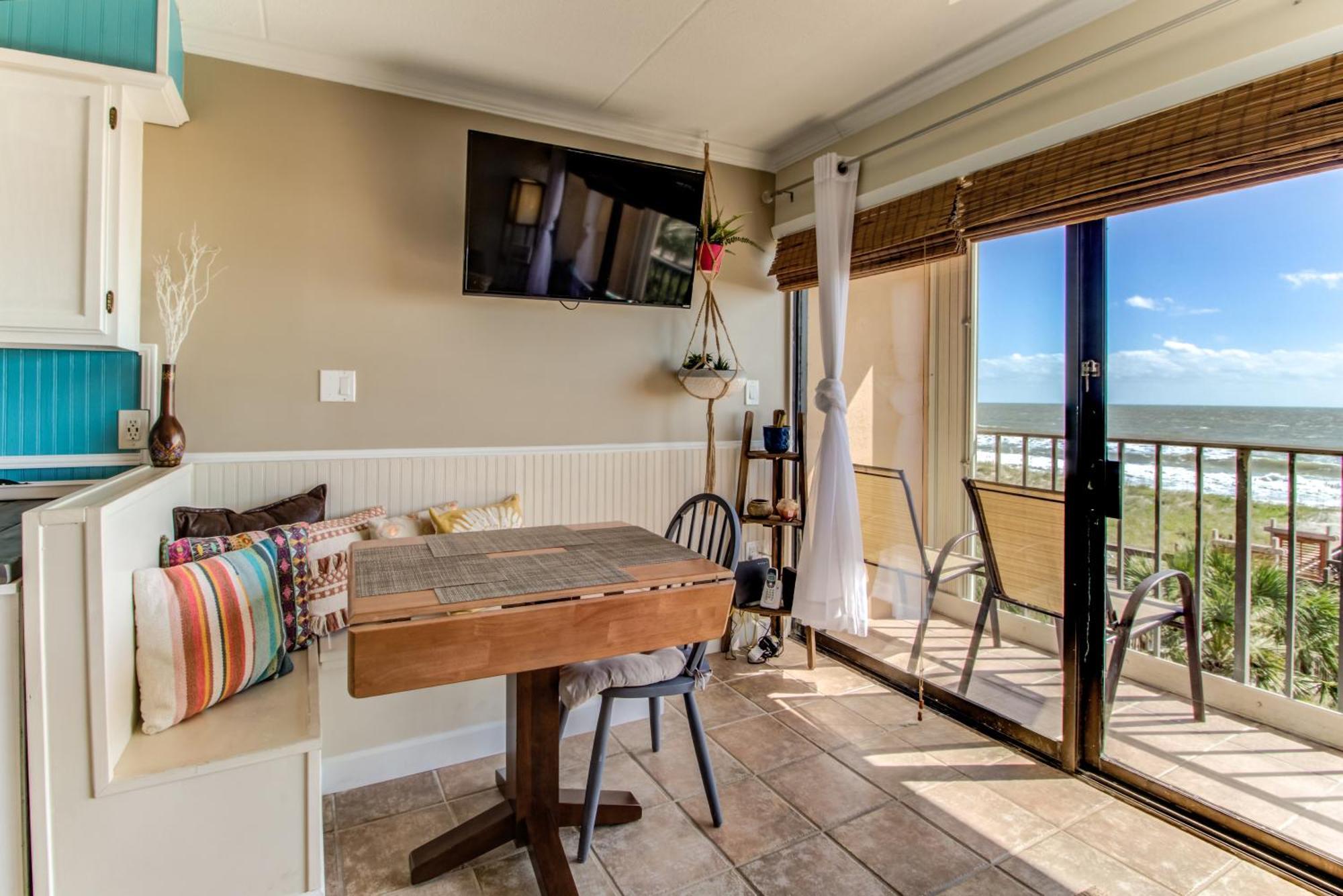 Oceanfront * Pool * Elevator * Boardwalk * Carolina Beach